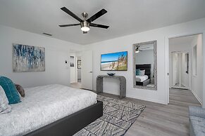 295 Ostego Dr - Gorgeous Bay Front Home 4 Bedroom Home by RedAwning