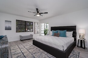 295 Ostego Dr - Gorgeous Bay Front Home 4 Bedroom Home by RedAwning