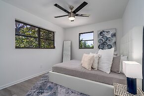 295 Ostego Dr - Gorgeous Bay Front Home 4 Bedroom Home by RedAwning