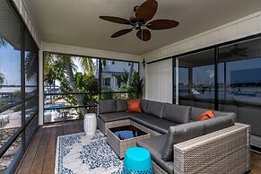 295 Ostego Dr - Gorgeous Bay Front Home 4 Bedroom Home by RedAwning