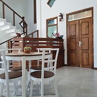 Dhammika Beach Palace