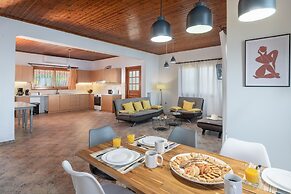 Galani Vacation House