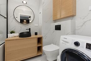 Borsucza Modern Apartment by Renters