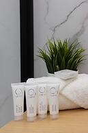 Borsucza Modern Apartment by Renters