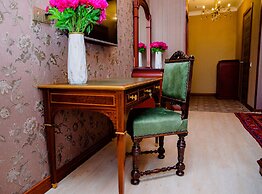 Royal Antique Boutique Hotel