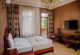 Royal Antique Boutique Hotel