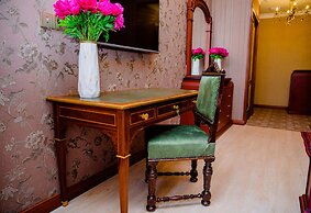 Royal Antique Boutique Hotel