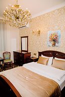 Royal Antique Boutique Hotel