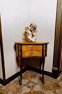 Royal Antique Boutique Hotel