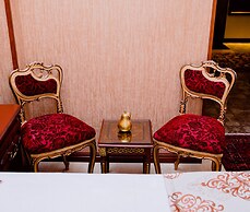 Royal Antique Boutique Hotel