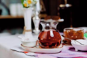 Royal Antique Boutique Hotel