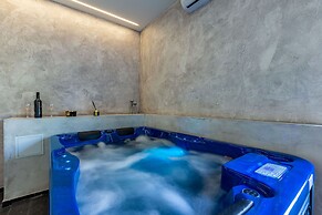 Luxury Hedone Apartment with Private SPA Zone