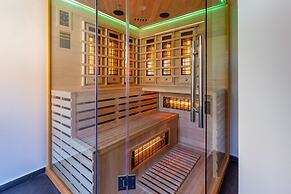 Luxury Hedone Apartment with Private SPA Zone