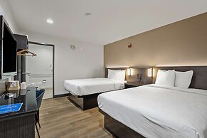 Studio 6 Suites Escondido, CA