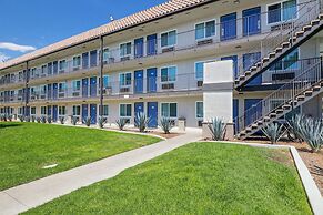 Studio 6 Suites Escondido, CA