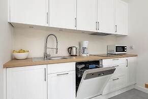 Pet-friendly Spadochroniarzy by Renters