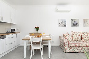 Pet-friendly Spadochroniarzy by Renters
