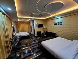 Grand Taj Hotel