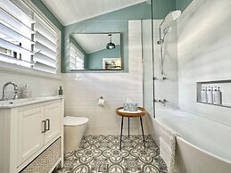 Sweet Creek Cottage, Palm Cove