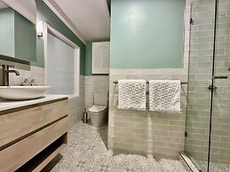 Sweet Creek Cottage, Palm Cove