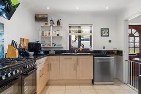 Woodfield House - Beautiful Tenby Cottage