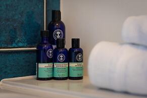 Woodfield House - Beautiful Tenby Cottage