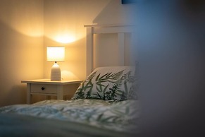 Woodfield House - Beautiful Tenby Cottage