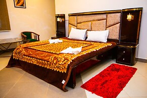 Queens Paradise Estate