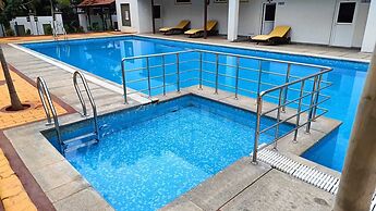 Queens Paradise Estate