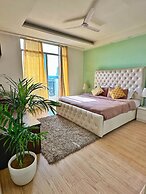 Flamingo Hotel Sector 67