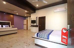 Hotel YashoGopal Resortico