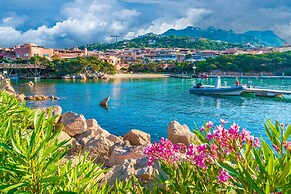 Glori House 50m From Marina di Olbia