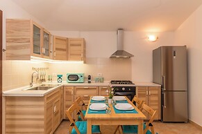 Glori House 50m From Marina di Olbia