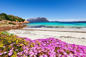 Glori House 50m From Marina di Olbia