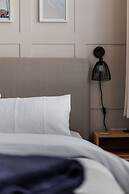 Modern 2bed Flat, Parking, Close to Beach & Shops