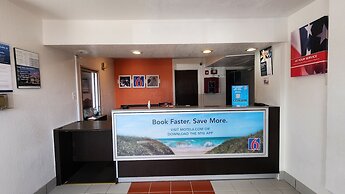 Studio 6 Galveston, TX