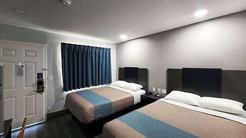 Studio 6 Galveston, TX