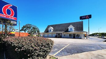 Studio 6 Webster, TX Houston - NASA Lake