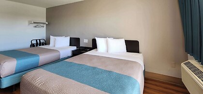 Studio 6 Webster, TX Houston - NASA Lake