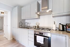 2 Bdrm Penthouse with parking Wycombe