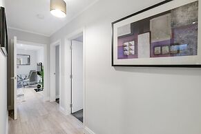 2 Bdrm Penthouse with parking Wycombe