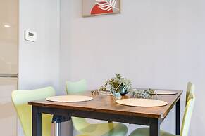 2 Bdrm Penthouse with parking Wycombe