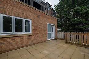 2 Bdrm Penthouse with parking Wycombe