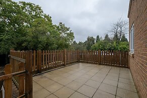 2 Bdrm Penthouse with parking Wycombe