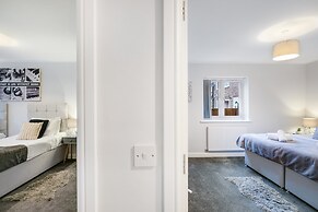 2 Bdrm Penthouse with parking Wycombe