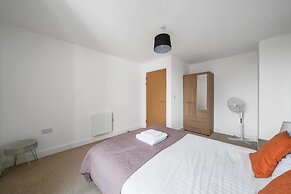 2 Bdrm Penthouse with parking Wycombe