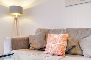 2 Bdrm Penthouse with parking Wycombe