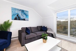 2 Bdrm Penthouse with parking Wycombe