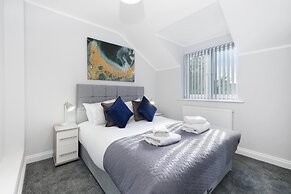 2 Bdrm Penthouse with parking Wycombe