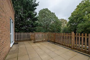 2 Bdrm Penthouse with parking Wycombe